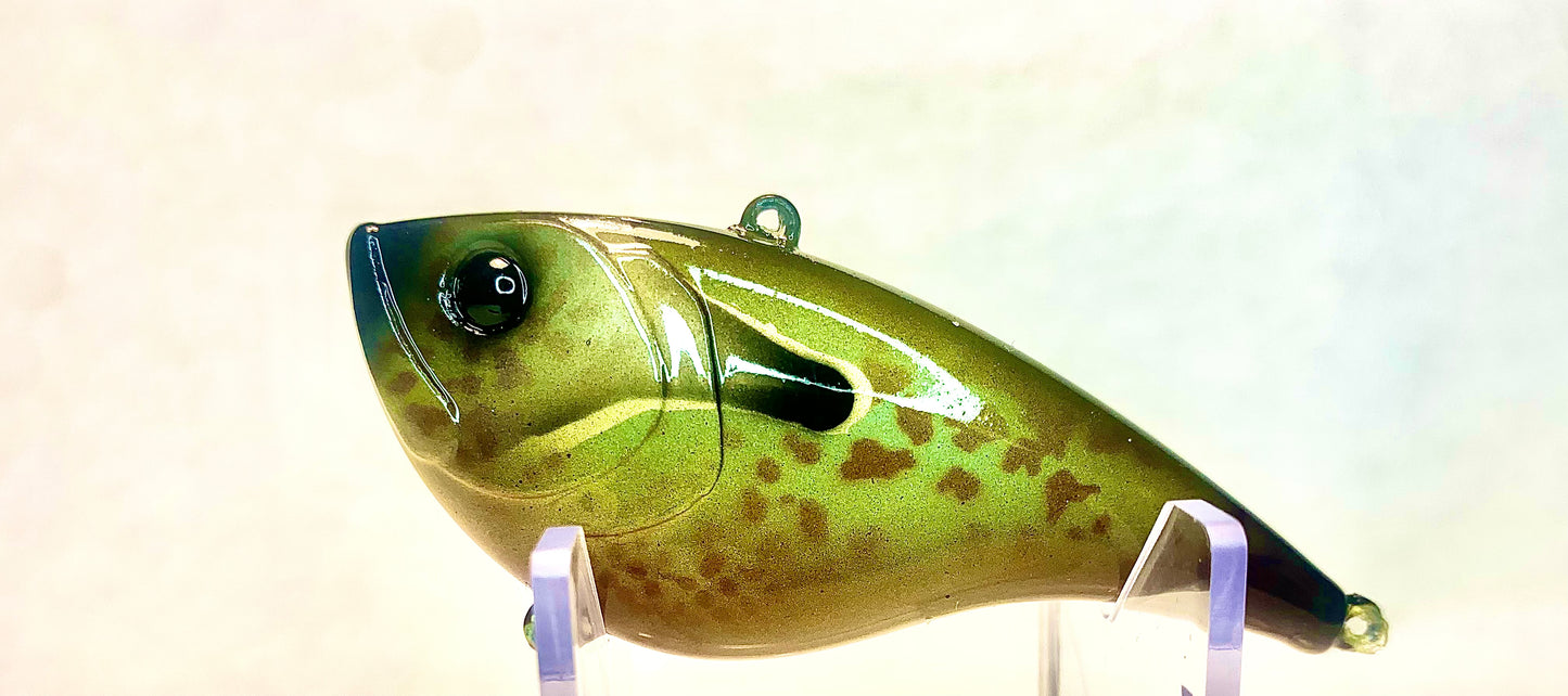 Lipless Crank Bait “The Magician”